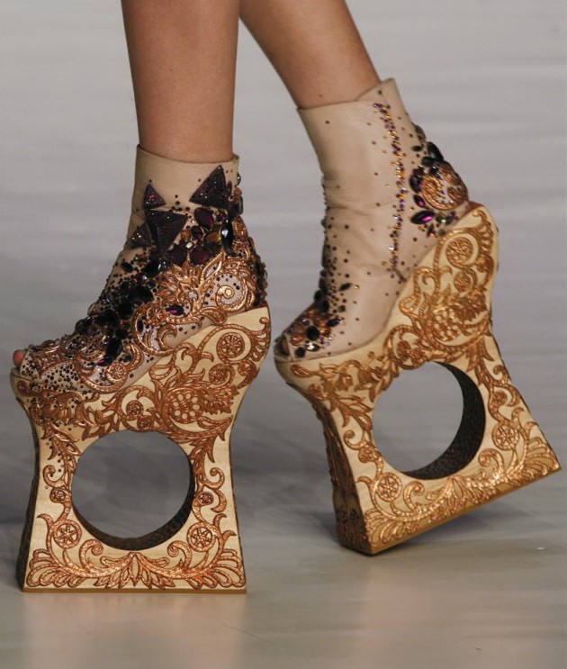 Guo Pei shoes, Fall/Winter 2010/2011